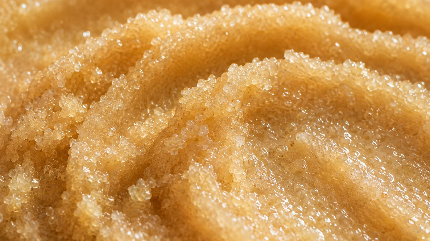 The polish up close: coarse salt held in oil